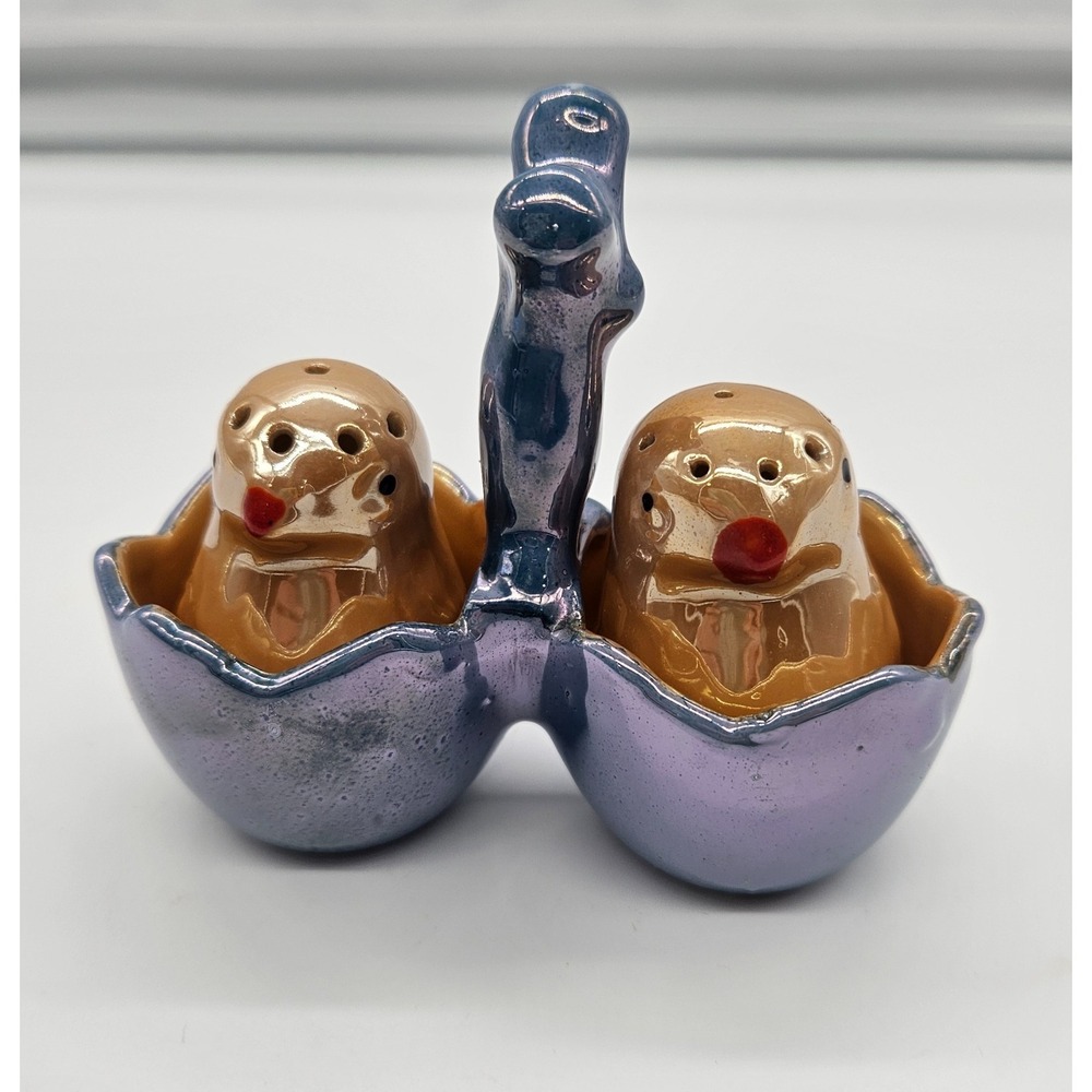 Lusterware Japan Ceramic Chick Salt and Pepper Shakers in Egg Holder with Handle - Picture 11 of 13
